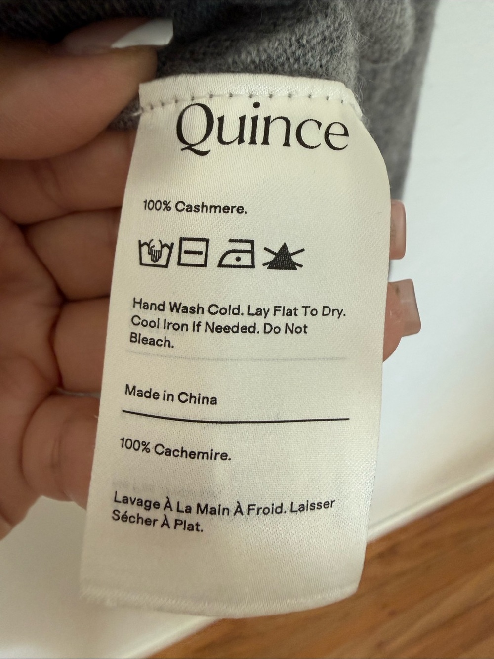 Quince Women's V-Neck Cashmere Sweater - Grey size small - Picture 4 of 4